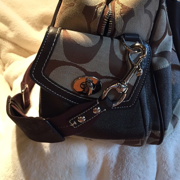 COACH large overnight bag. Authentic. Make an offer! - Picture 4 of 5